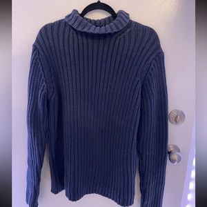 Gap sweater